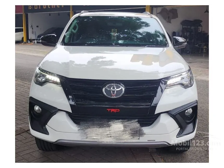 Jual Mobil Toyota Fortuner 2019 VRZ 2.4 di Jawa Barat Automatic SUV Putih Rp 425.000.000