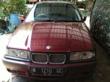 1991 BMW 318i 1.8 1.8 Manual Sedan