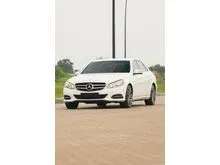 2014 Mercedes-Benz E250 2.0 Avantgarde Sedan (W212) (Faktur 2015) White on Black Odo 35 Rb (TERMURAH)
