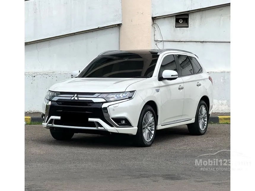 Jual Mobil Mitsubishi Outlander 2019 PHEV 2.4 di DKI Jakarta Automatic SUV Putih Rp 418.000.000