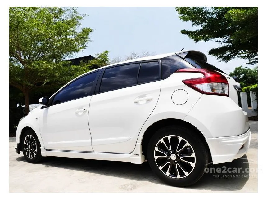 2014 Toyota YARIS E Hatchback