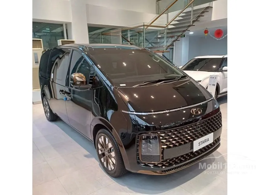 Jual Mobil Hyundai Staria 2024 Signature 9 2.2 di DKI Jakarta Automatic Wagon Hitam Rp 920.000.000