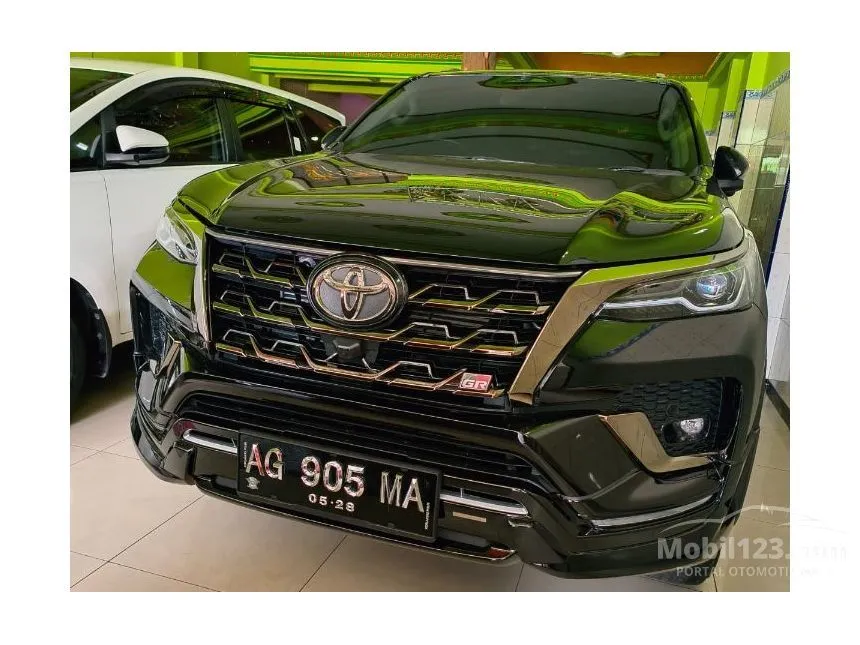 Jual Mobil Toyota Fortuner 2023 VRZ 2.8 di Jawa Timur Automatic SUV Hitam Rp 565.000.000