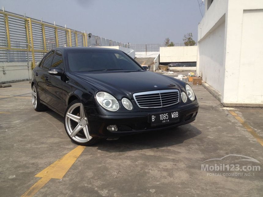 Jual Mobil Mercedes Benz E200K 2004 1 8 di DKI Jakarta 