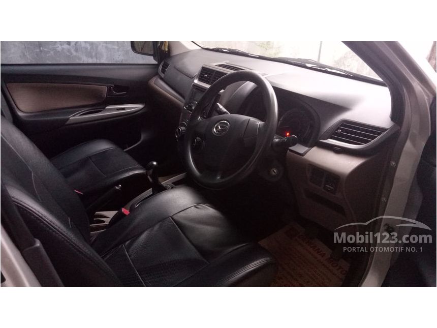 2016 Daihatsu Xenia X DELUXE MPV