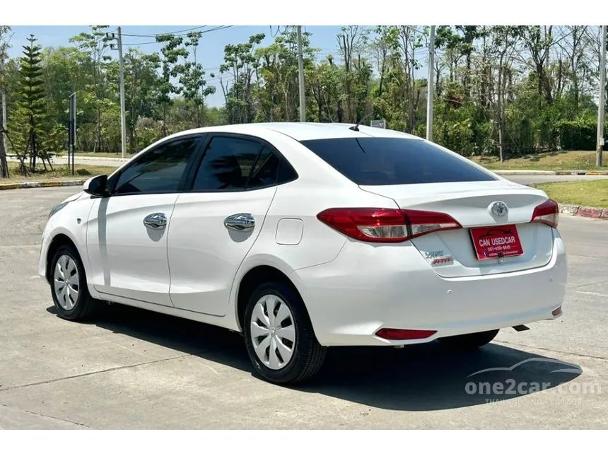 2017 Toyota Yaris Ativ J Sedan