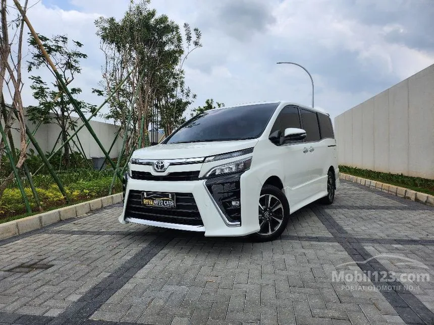Jual Mobil Toyota Voxy 2020 2.0 di Banten Automatic MPV Putih Rp 307.000.000