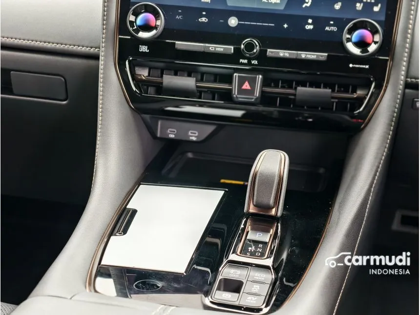 2025 Toyota Alphard HEV Modelista MPV