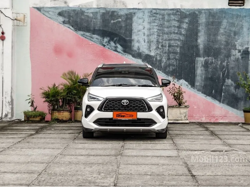 2024 Toyota Yaris Cross S HV (2 Tone) with GR Parts Aero Pkg SUV