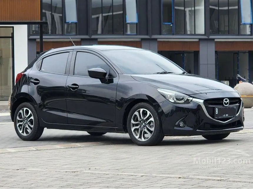 Jual Mobil Mazda 2 2015 R 1.5 di Banten Automatic Hatchback Hitam Rp 159.000.000