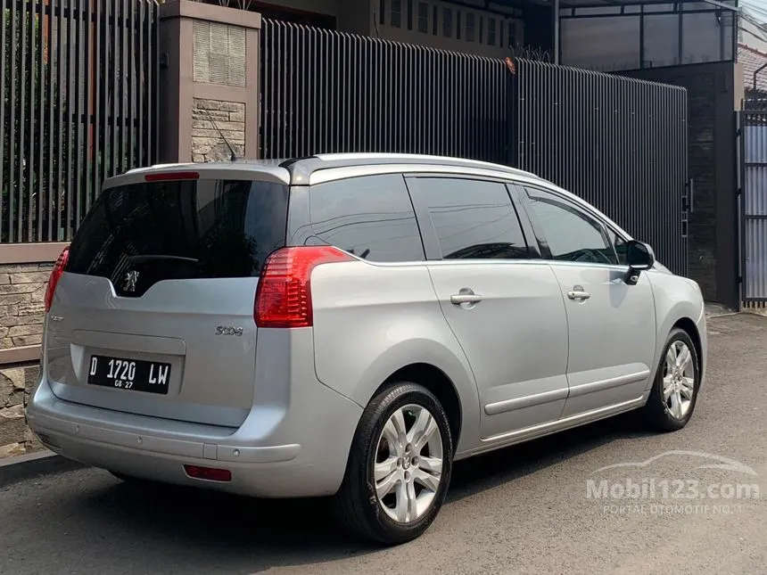 Jual Mobil Peugeot 5008 2011 Premium Pack 1.6 di Jawa Barat Automatic MPV Silver Rp 135.000.000