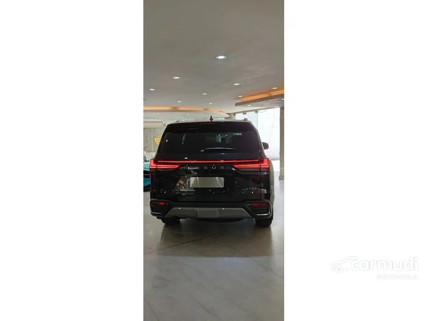 2025 Lexus LX 700h VIP SUV