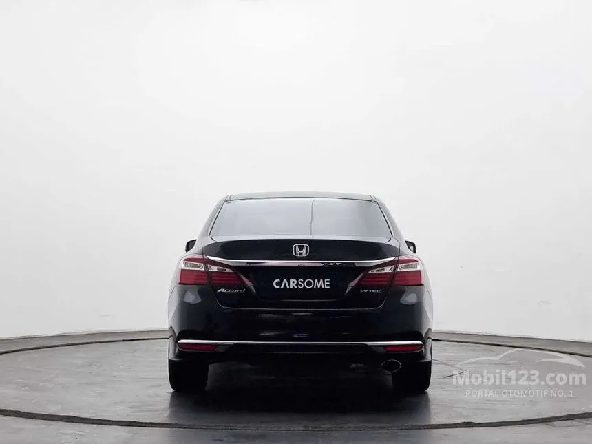 2018 Honda Accord VTi-L Sedan