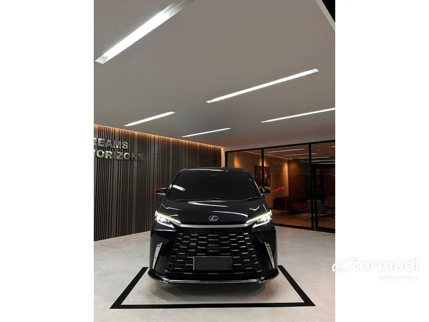 2024 Lexus LM 350h 7 Seater MPV