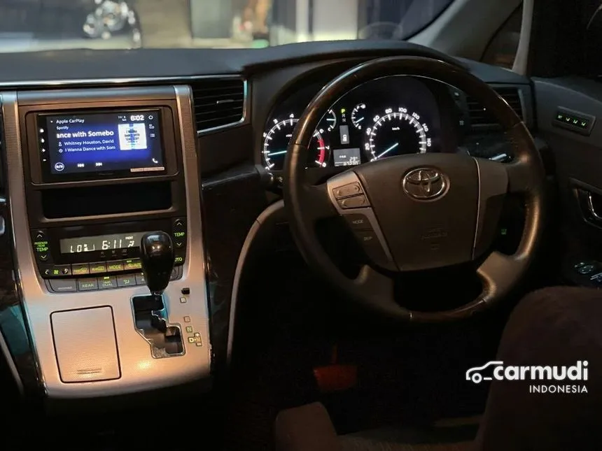 2012 Toyota Alphard SC MPV
