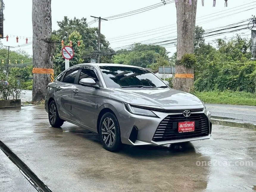 2022 Toyota Yaris Ativ Premium Sedan