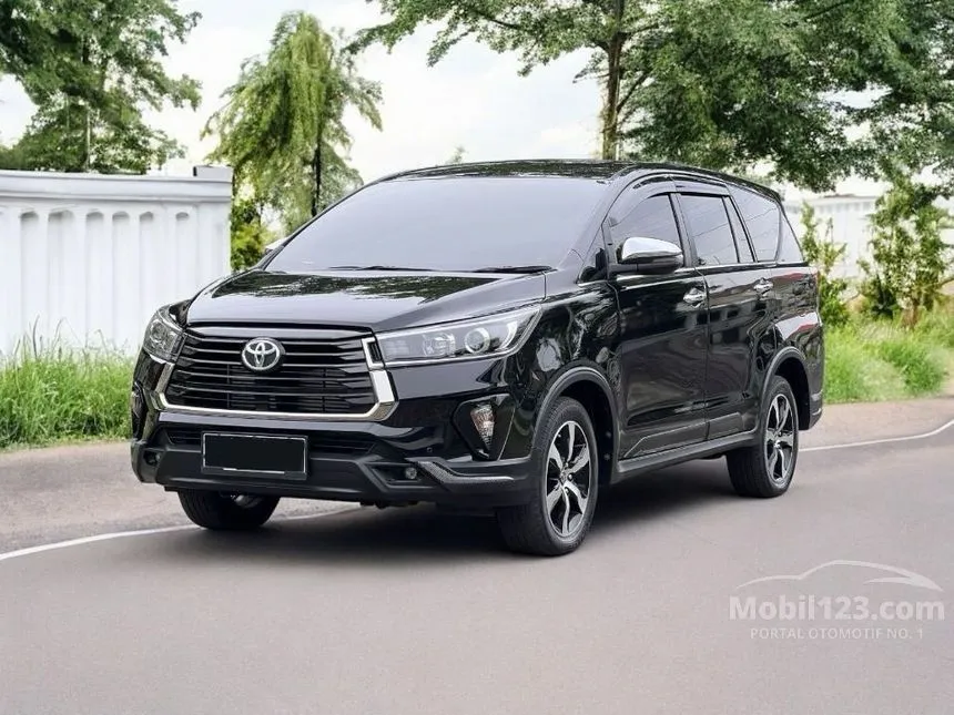 Jual Mobil Toyota Kijang Innova 2022 Venturer 2.4 di Jawa Timur Automatic MPV Hitam Rp 510.000.000