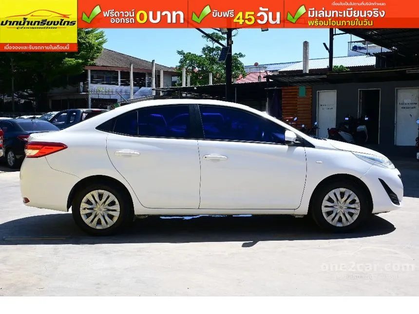 2017 Toyota Yaris Ativ J Sedan
