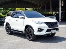 2017 Toyota FORTUNER 2.8 (ปี 15-25) TRD Sportivo (Blacktop) SUV