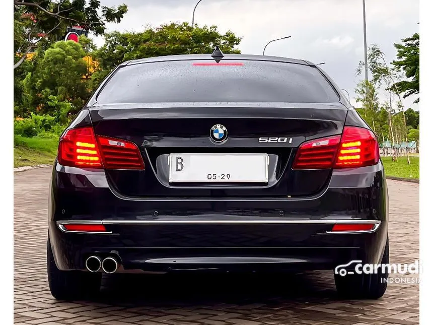 2017 BMW 520i Luxury Sedan