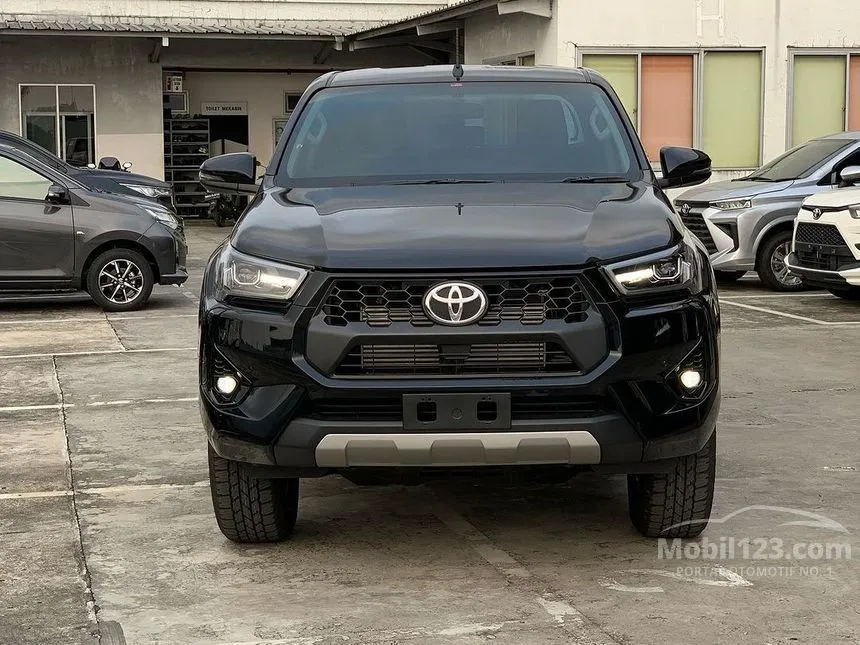 Jual Mobil Toyota Hilux 2024 V Dual Cab 2.4 di Kalimantan Barat Automatic Pick