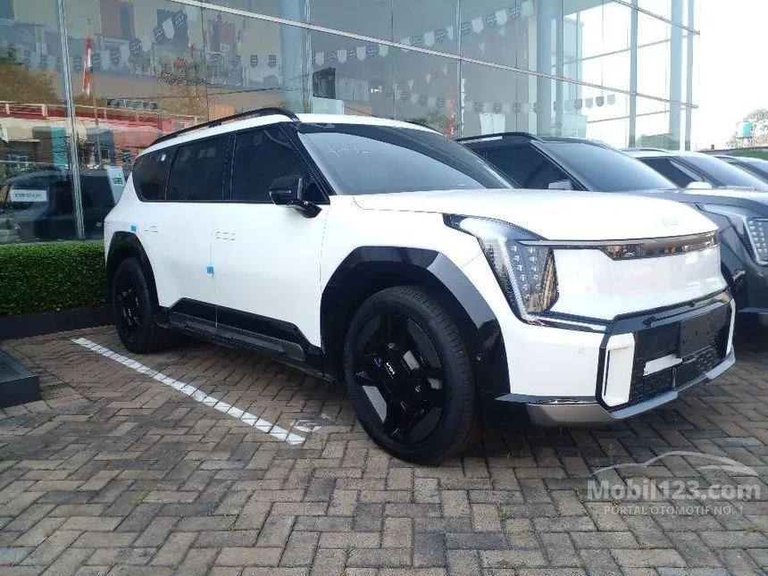 Jual Mobil KIA EV9 2023 GT Line Long Range di DKI Jakarta Automatic Wagon Putih Rp 1.985.000.000