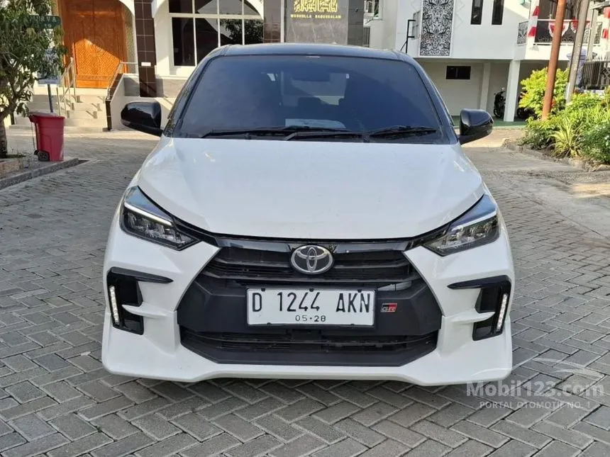 Jual Mobil Toyota Agya 2023 GR Sport (2 Tone) 1.2 di Kalimantan Selatan Automatic Hatchback Putih Rp 215.000.000