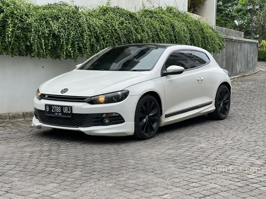 Vendo volkswagen scirocco r. en DKI Hatchback automático blanco de Jakarta Rp. . scirocco 2011 Vendo volkswagen scirocco r. en DKI Hatchback automático blanco de Jakarta Rp. .