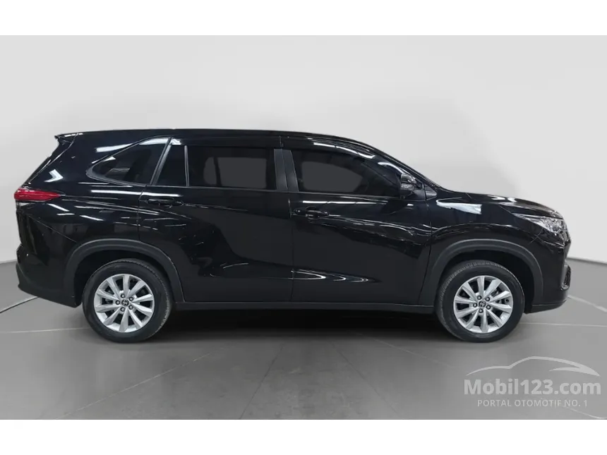 2022 Toyota Kijang Innova Zenix V (Non Premium Color) MPV