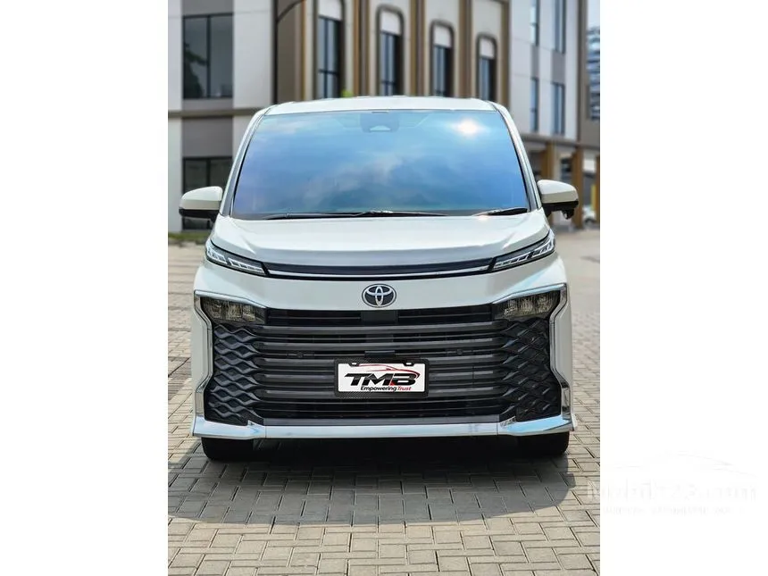 2022 Toyota Voxy MPV