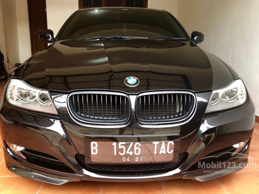 Jual Mobil  BMW  320i  2010 Business Edition 2 0 di DKI 