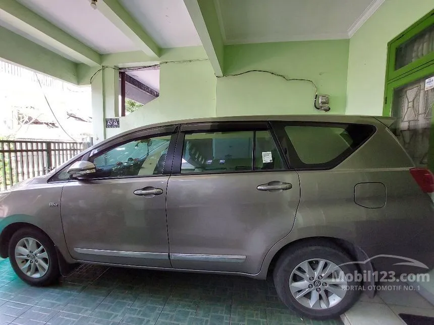 Jual Mobil Toyota Kijang Innova 2017 G 2.0 di Banten Automatic MPV Coklat Rp 240.000.000