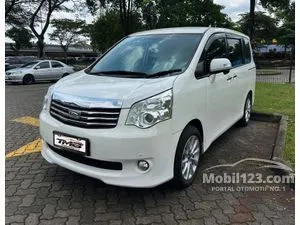 2015 Toyota NAV1 2.0 V Limited MPV
