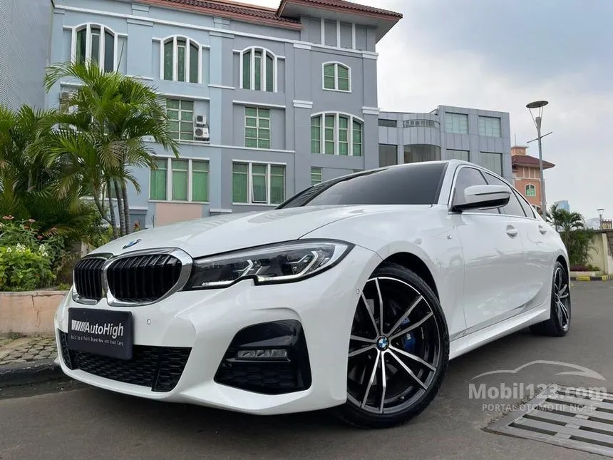 Jual Mobil BMW 330i 2021 M Sport 2.0 di DKI Jakarta Automatic Sedan Putih Rp 865.000.000
