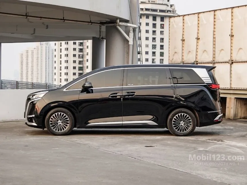 2025 Denza D9 Advanced MPV