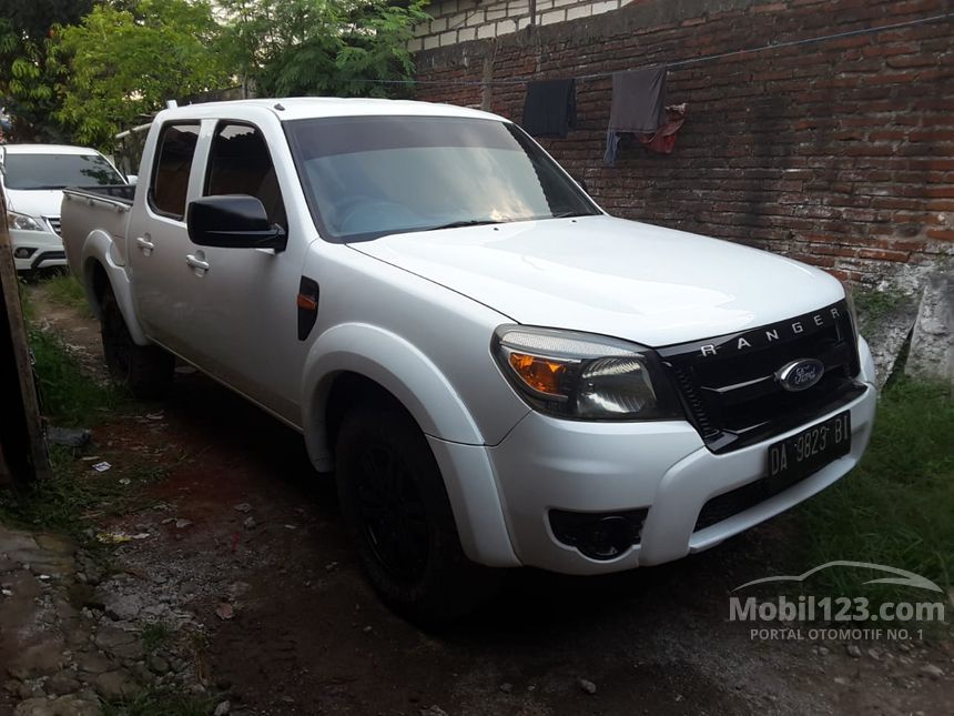 Jual Mobil  Ford  Ranger 2009 Base 2 5 di Jawa Timur  Manual 