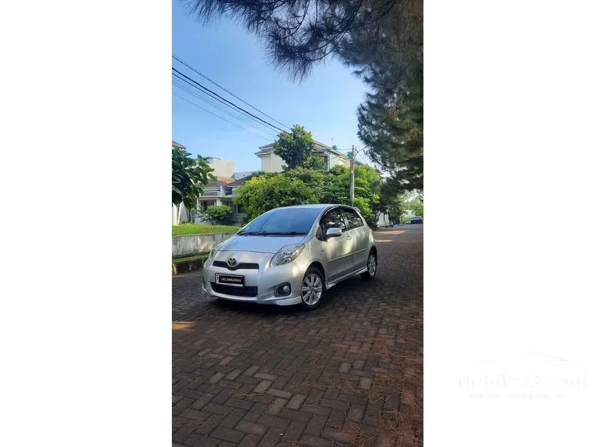 Jual Mobil Toyota Yaris 2013 S 1.5 di Jawa Barat Automatic Hatchback Silver Rp 135.000.000