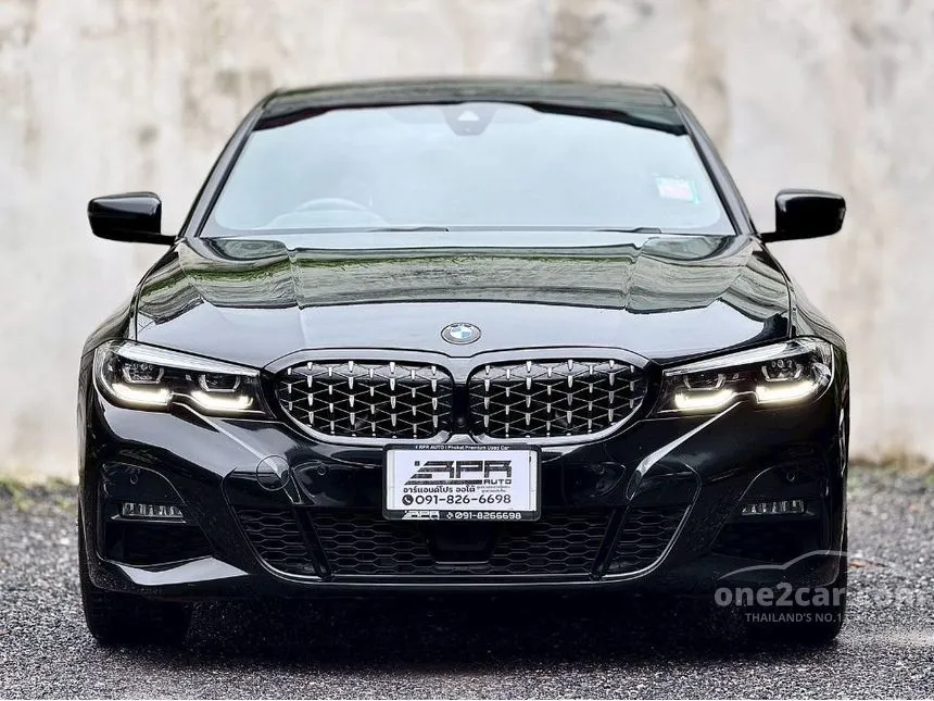 2022 BMW 330e M Sport Sedan