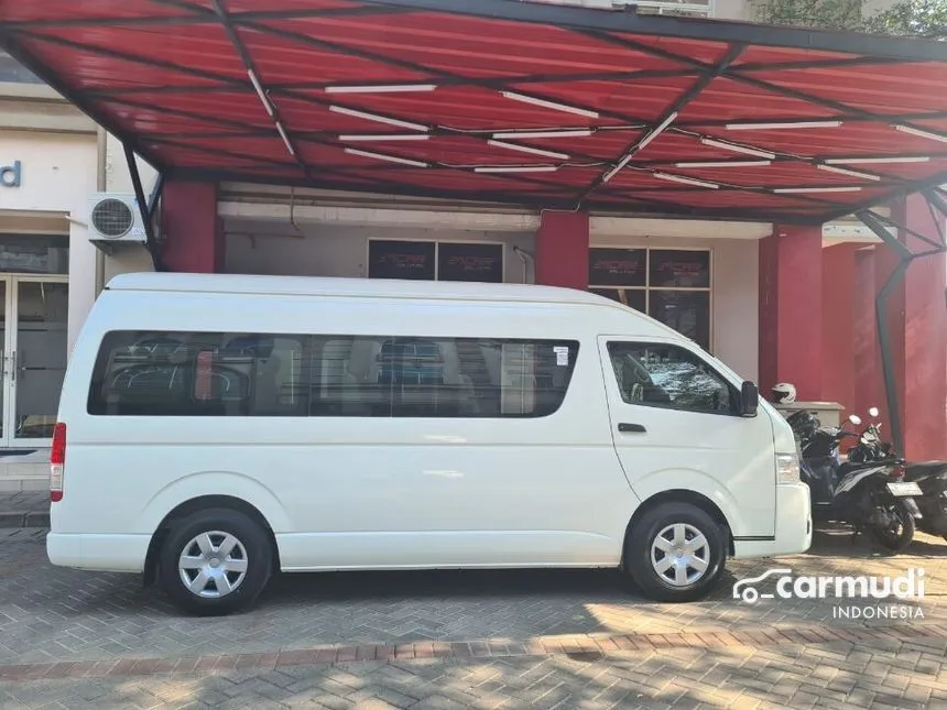 2024 Toyota Hiace Commuter Van Wagon