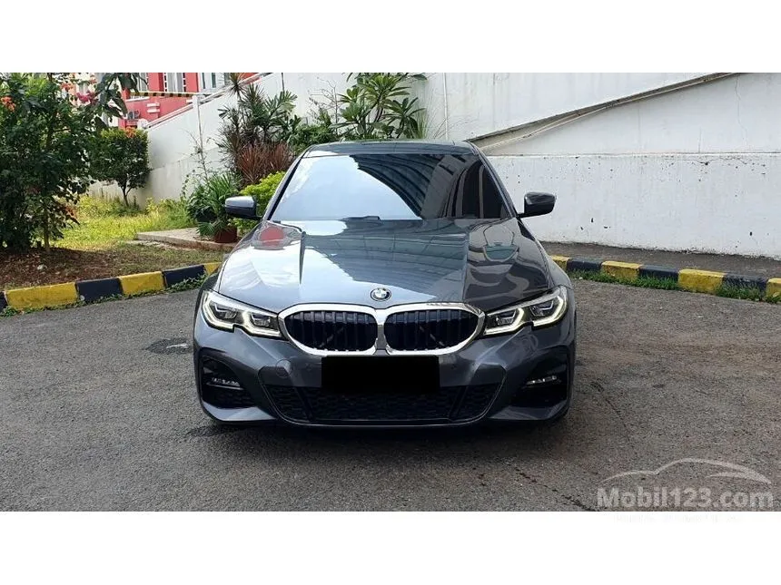 Jual Mobil BMW 330i 2020 M Sport 2.0 di DKI Jakarta Automatic Sedan Abu