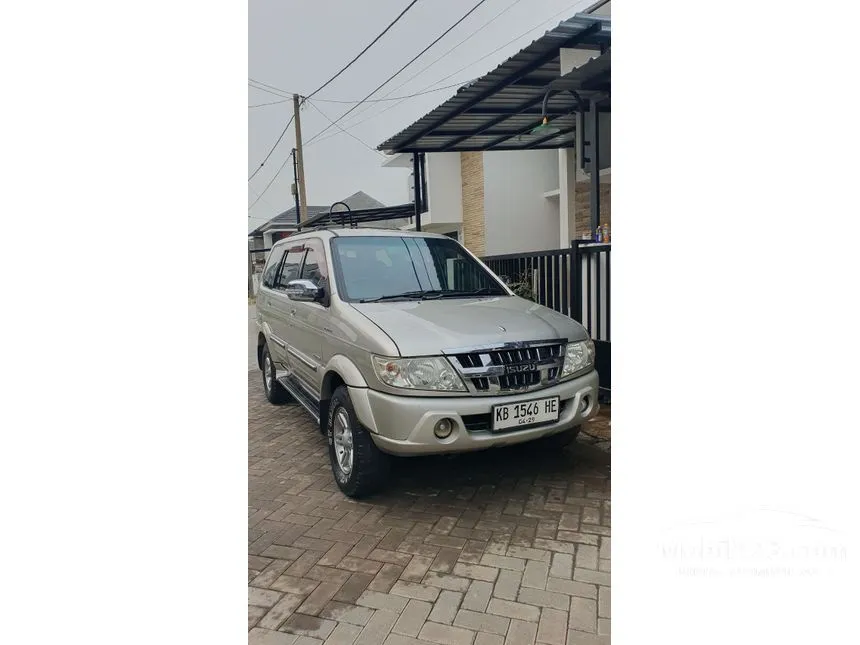 Jual Mobil Isuzu Panther 2009 Grand Touring 2.5 di Jawa Timur Manual SUV Silver Rp 145.000.000