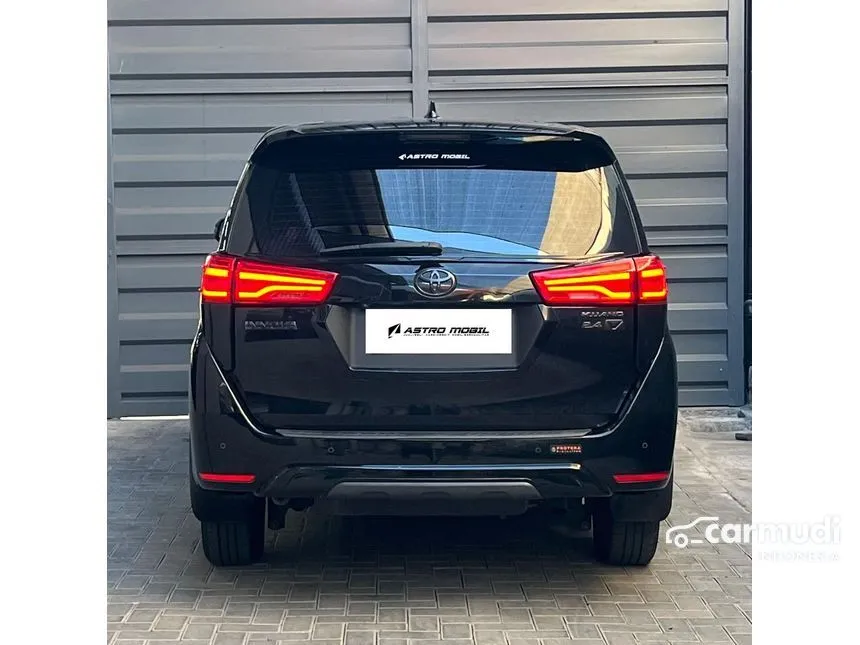 2022 Toyota Kijang Innova V MPV