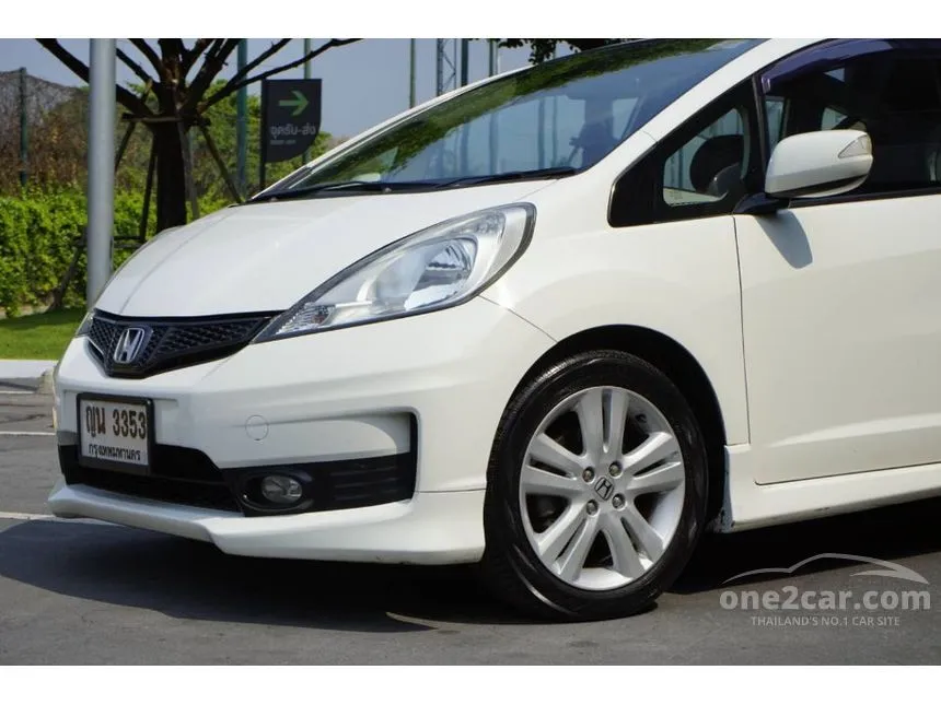 2011 Honda JAZZ SV Hatchback