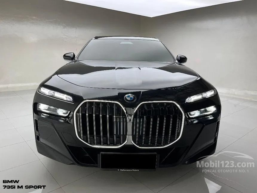 2023 BMW 735i M Sport Sedan