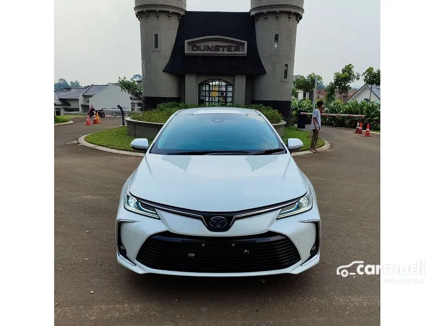 Jual Mobil Toyota Corolla Altis 2023 Hybrid 1.8 di Jawa Barat Automatic Sedan Putih Rp 455.000.000