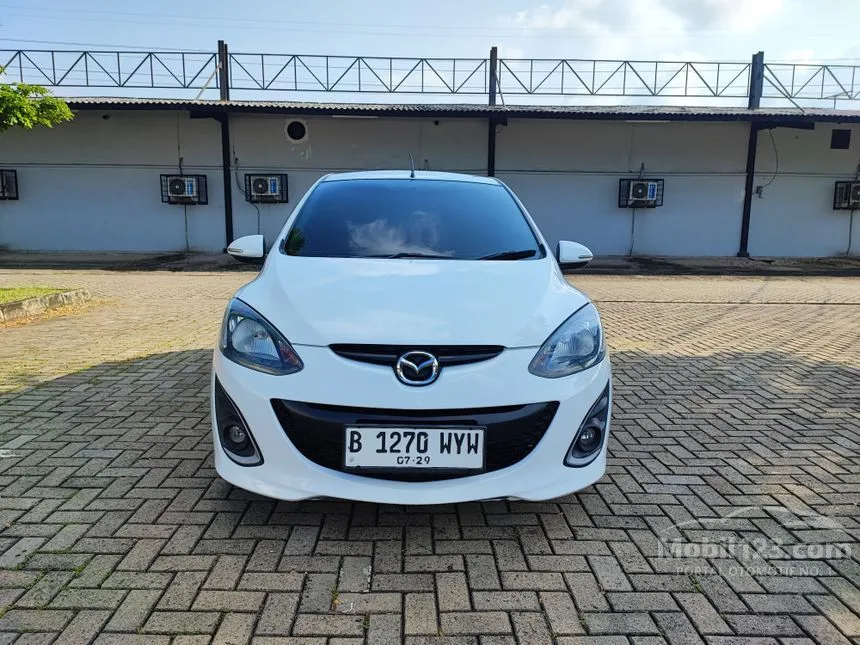 Jual Mobil Mazda 2 2012 R 1.5 di DKI Jakarta Automatic Hatchback Putih Rp 105.000.000