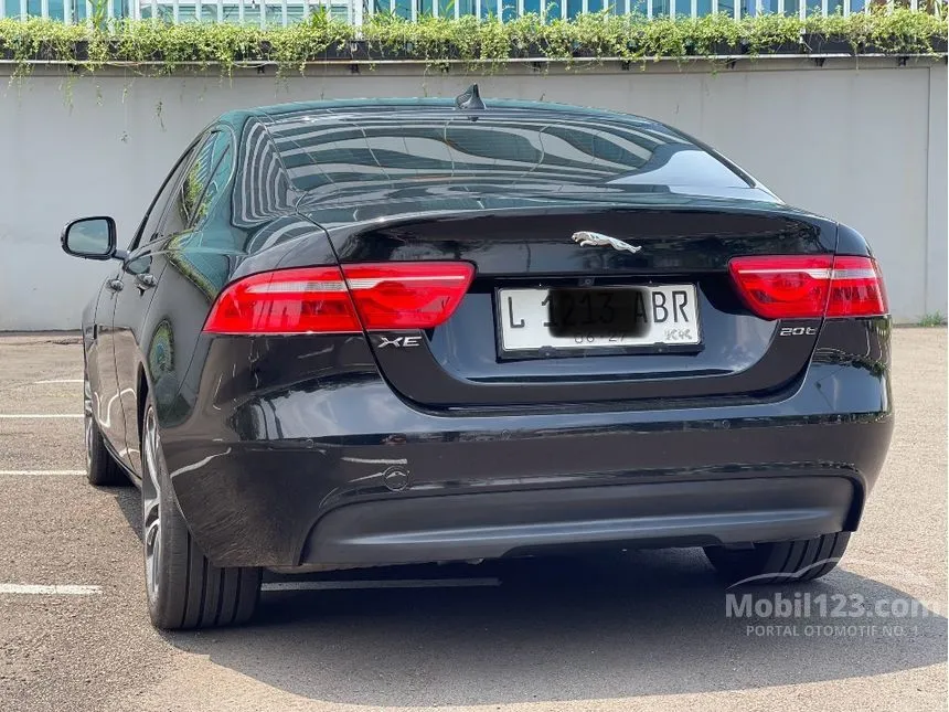 2016 Jaguar XE Prestige Sedan