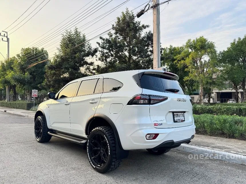 2023 Isuzu MU-X Active SUV