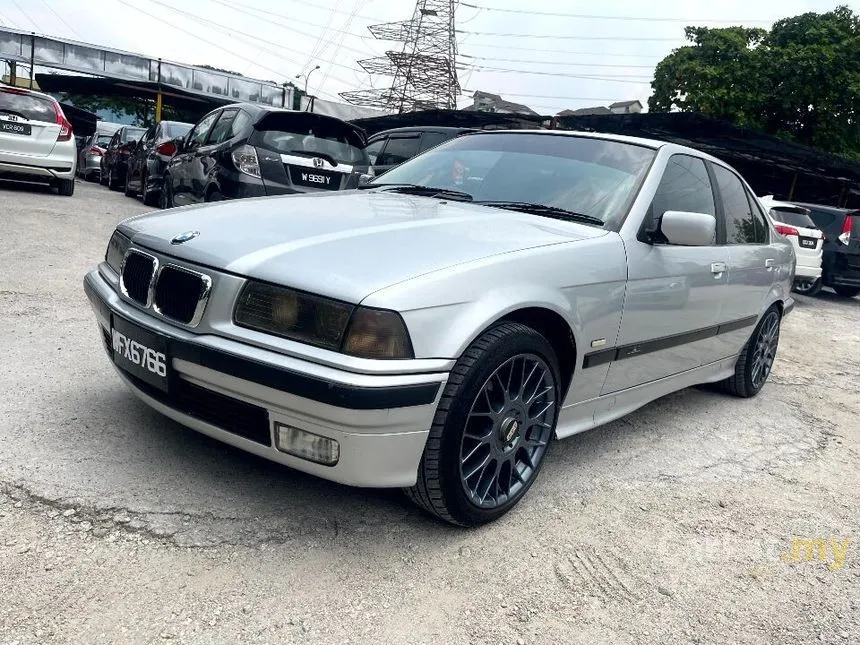 1997 BMW 318i Sedan