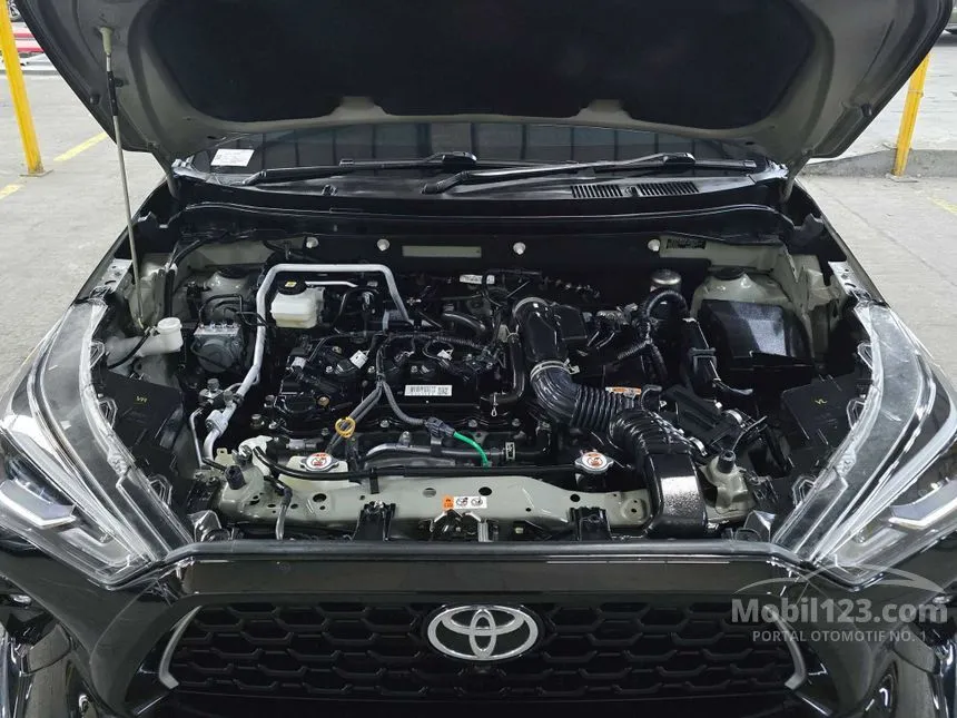 2023 Toyota Yaris Cross S SUV